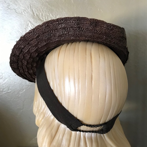 CHIC 1940\'s BROWN TILT HAT WITH FUCHSIA VELVET FLOWERS & MATCHING VEIL main image 12